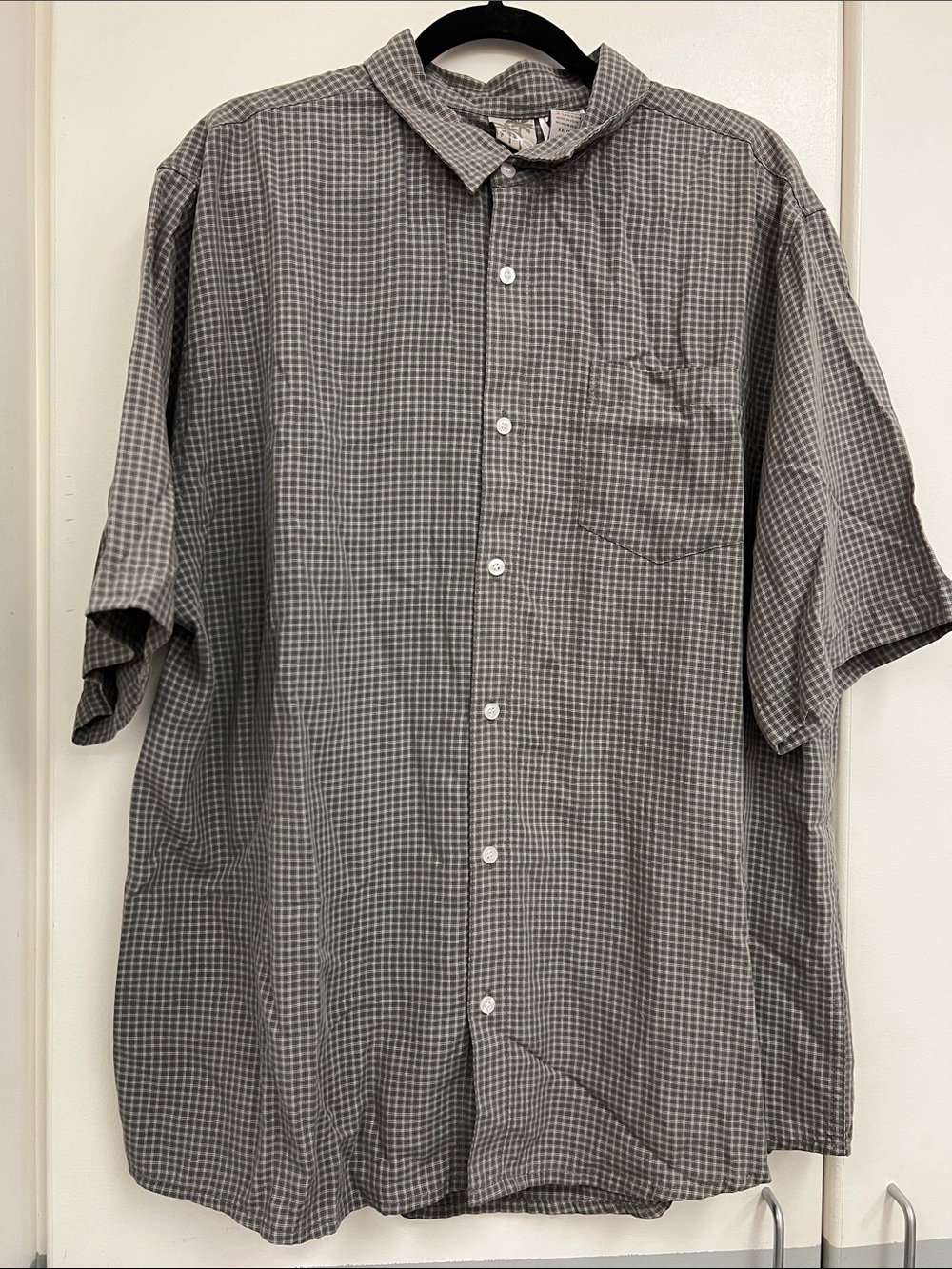 Men's OP Short-Sleeve Gray Checkered Plaid Button-Up Shirt Collar Casual Pocket